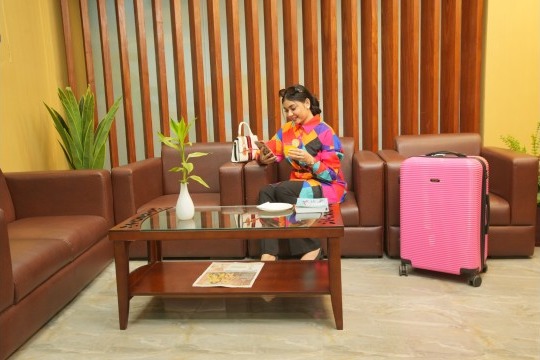 Front Desk 2
